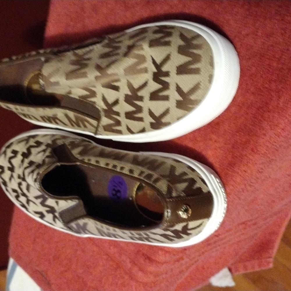 MK (Micheal Kors) slip on